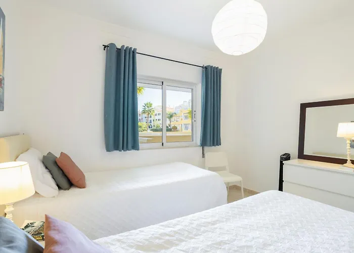 Centralgarve - Spacious & Elegant - Vilamoura W Pool - Jacarandas Apartament *