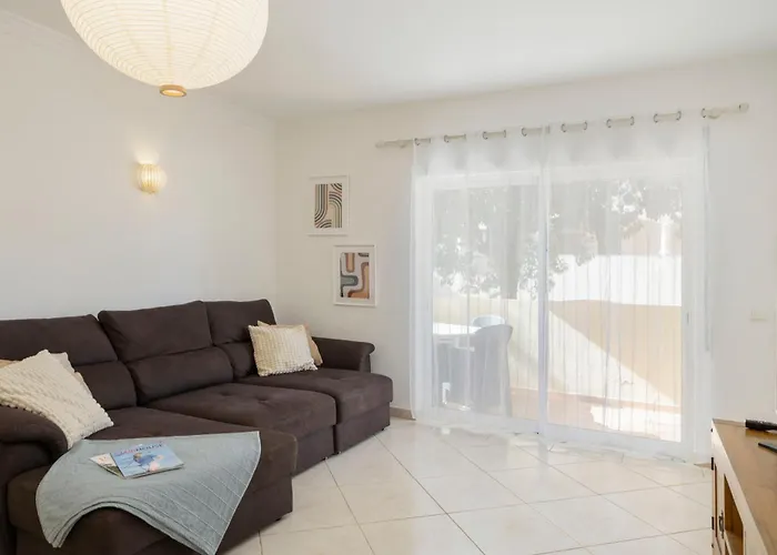 Centralgarve - Spacious & Elegant - Vilamoura W Pool - Jacarandas Apartament Quarteira