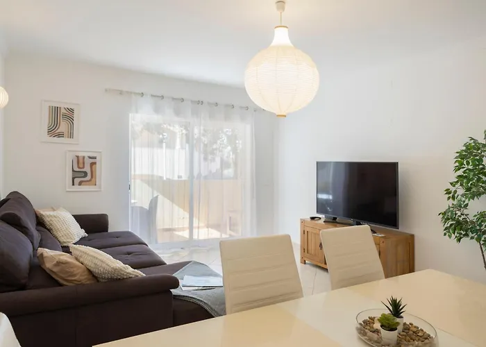 דירה Centralgarve - Spacious & Elegant - Vilamoura W Pool - Jacarandas קווארטיירה